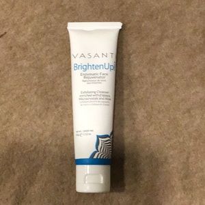 Vasanti Exfoliating cleanser